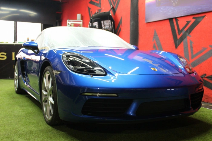 Porshe 718